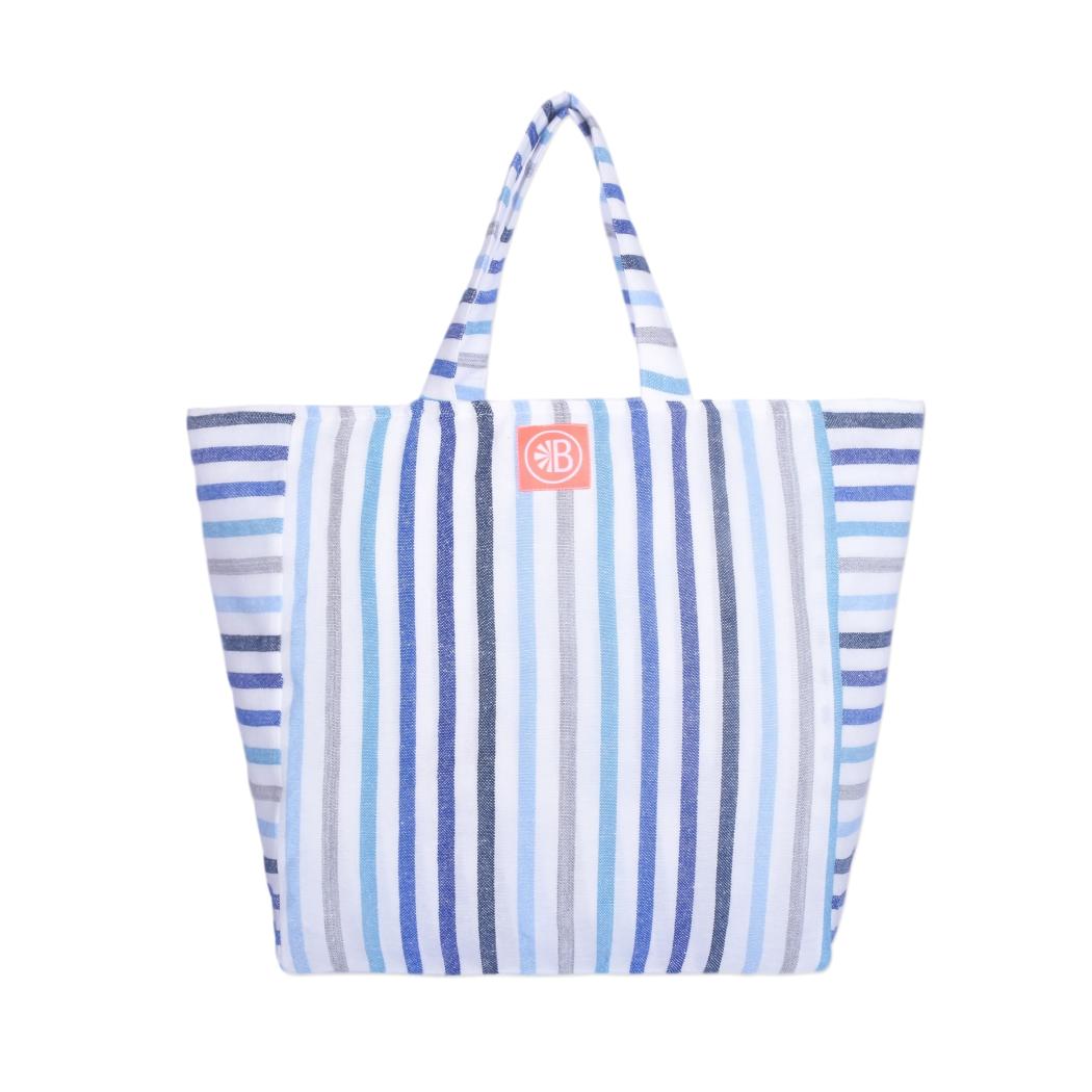Novedades / Las Bayadas - Bolsa de Playa La Victoria / Las Bayadas cre la bolsa de playa perfecta usando la misma tcnica para la creacin de las mantas de playa: grande, ligera, colorida y fcil de lavar.